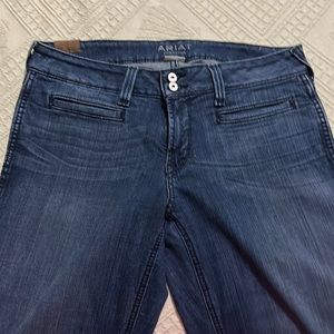 Women’s jeans.
